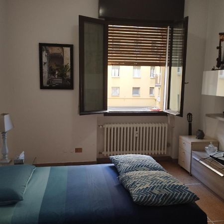 Appartamento Spazioso In Mazzini Bolonia Exterior foto